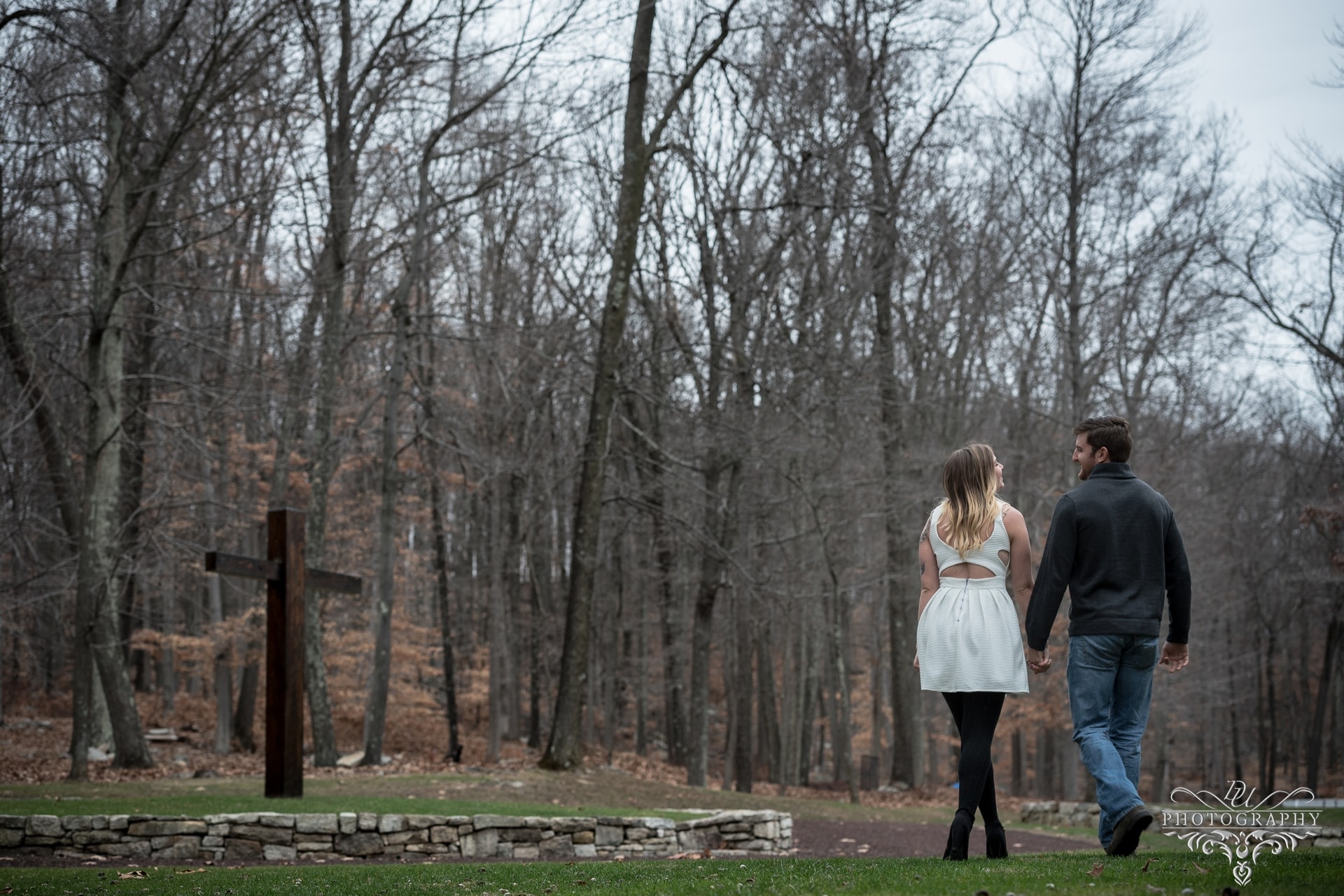 Engagement-Session-with-The-Fall-leaves-8